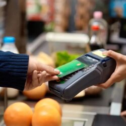Marketlerde yemek kartlarına harcama limiti iddiasına peş peşe yanıt