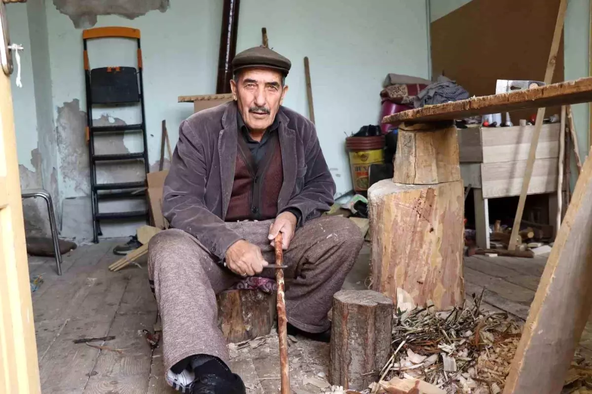 79 yasindaki adamin tahta ile hayat mucadelesi sr7L8WYl.jpg