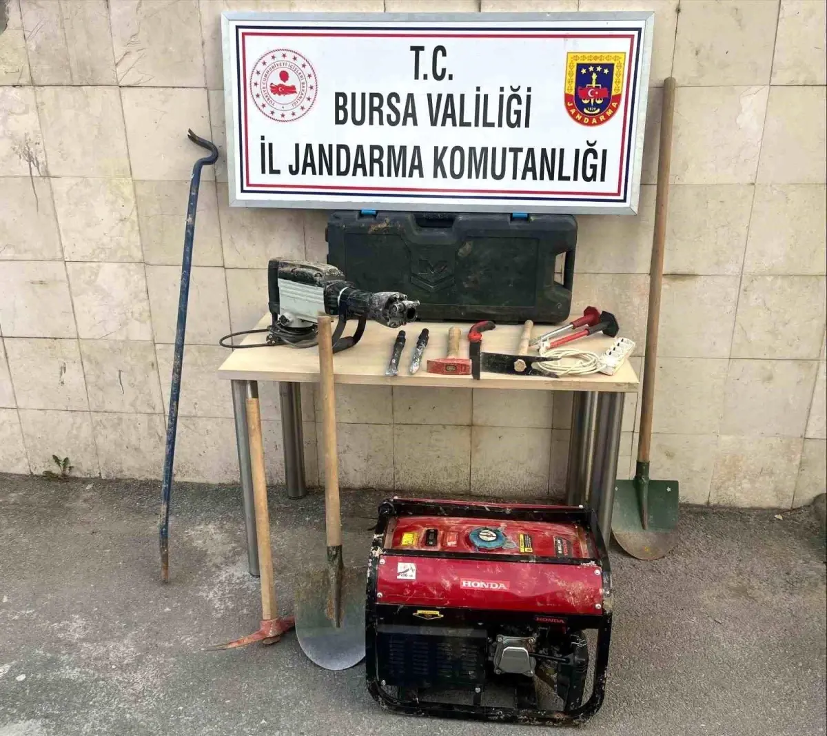 gemlikte kacak kazi operasyonu fnD9Pf1c.jpg