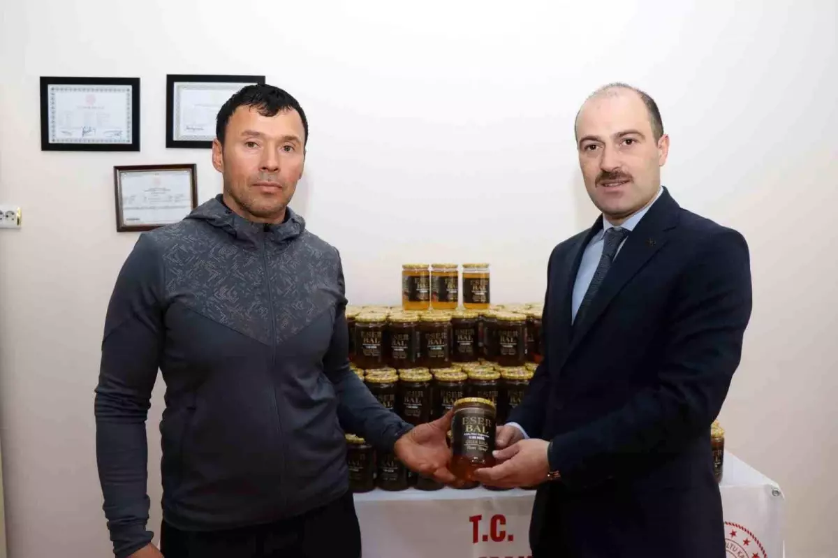 organik bal ureticisinden ihtiyac sahiplerine bagis 9RMscnTY.jpg