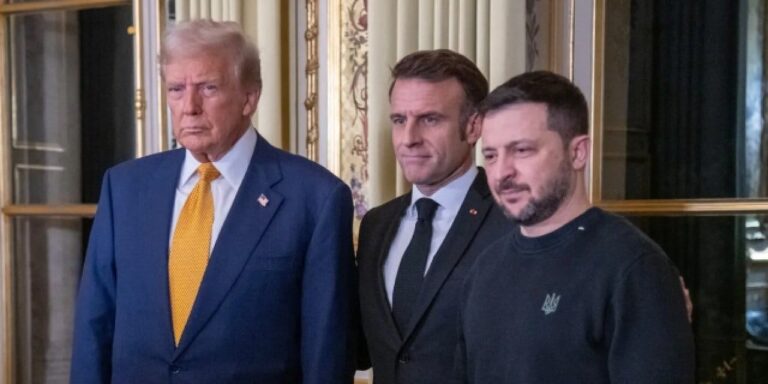 trumpa-beklemedigi-yerden-darbe-macron-zelenskiyi-uyardi-abd-ihanet-edebilir-EKqxlUrg.jpg