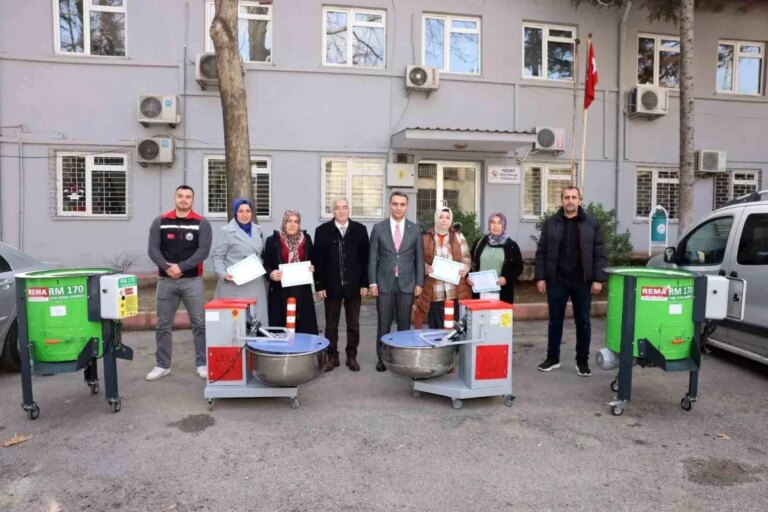 pozantida-ciftcilere-ekipman-destegi-GQagHIJM.jpg