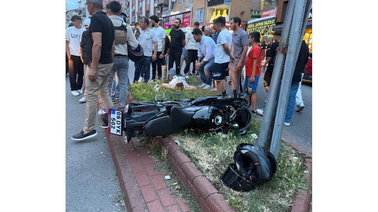 Karadeniz ereglide otomobil ile motosiklet carpisti 1 yarali ZYGNZtAp
