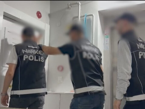 Vakumlayip piyasaya sureceklerdi polis enselerine coktu B24696yJ